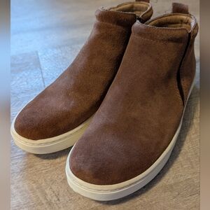 Sofft Waterproof Sneakers, Size 8M